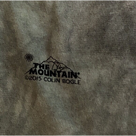 The Mountain Sheltered White Tiger Cub Santa Hat T-Shirt Mens XL Holiday Cotton - Picture 3 of 11